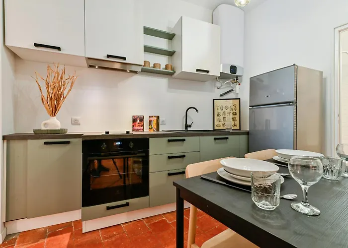 Flora - Hypercentral Trip Cozy - By Tgb * Ajaccio (Corsica)